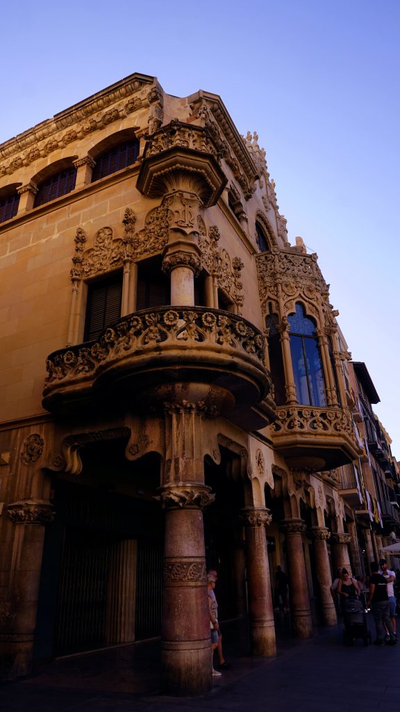 Casa Navàs en la Plaza del Mercadal de Reus