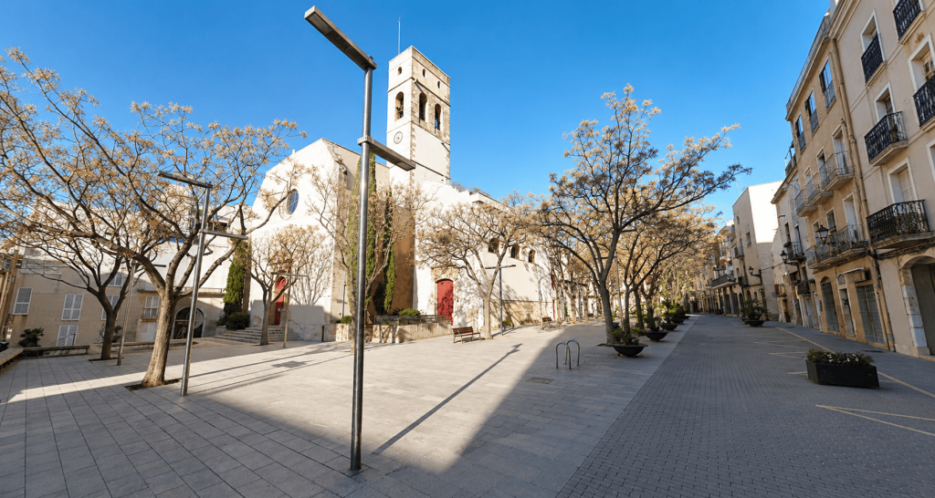 Centro histórico de Vila-seca con la iglesia y la Plaça de l’Església